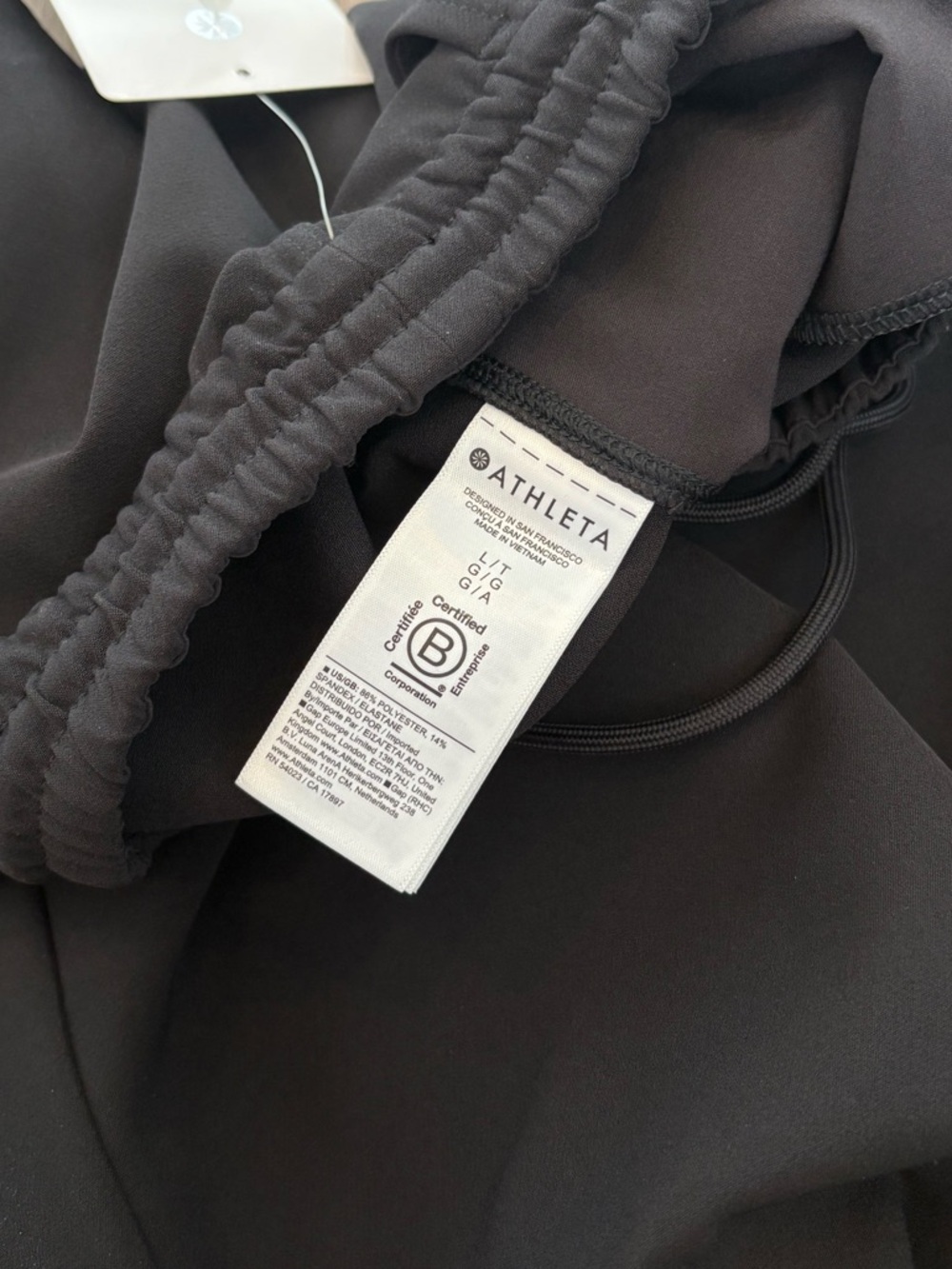 Athleta Promenade Cargo Pant Black L Tall NWT Wide Leg Travel Hiking Athleisure - Picture 9 of 10